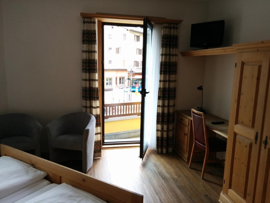 Hotel Terminus Samedan Room photo