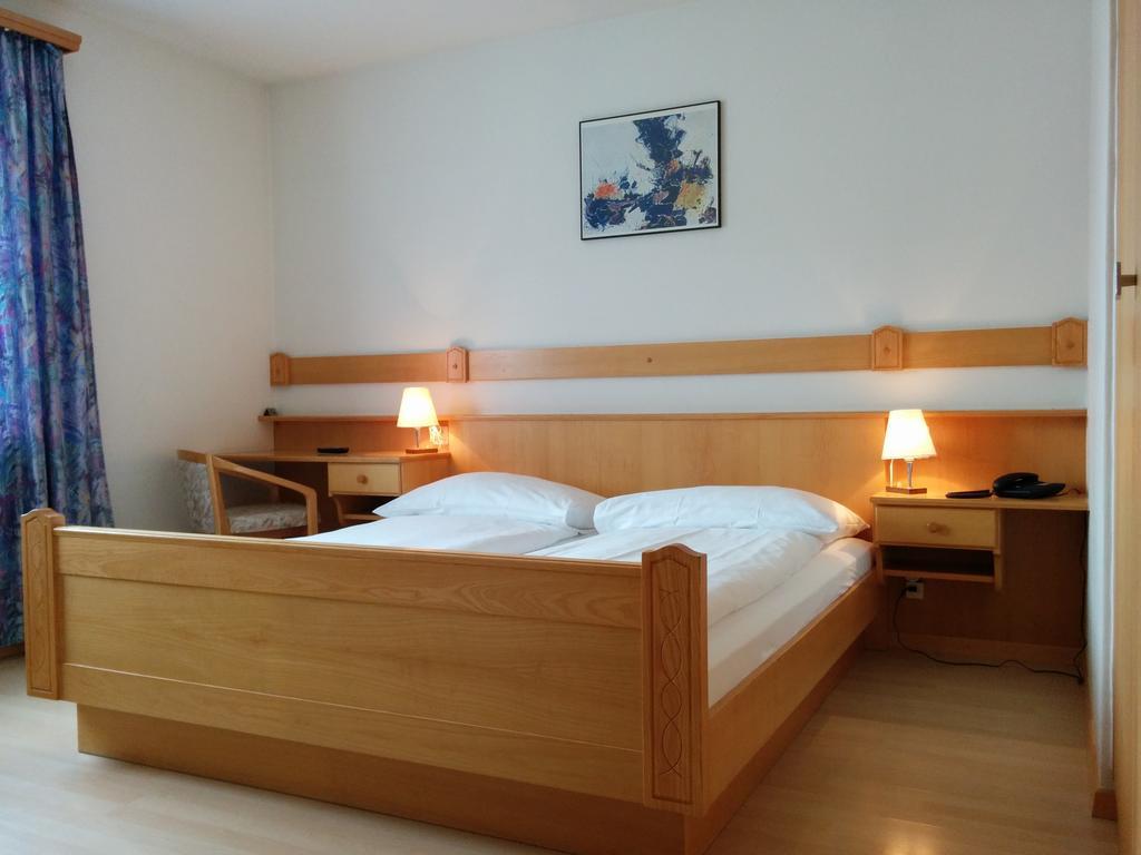 Hotel Terminus Samedan Room photo