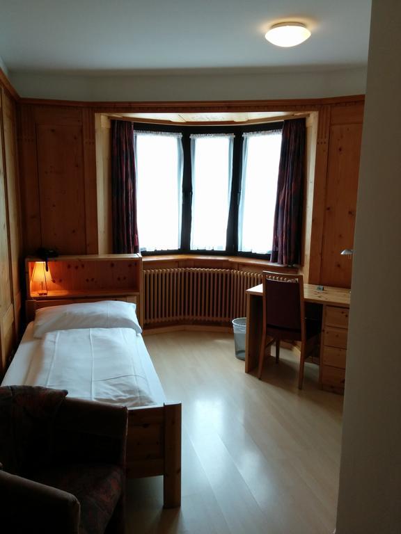 Hotel Terminus Samedan Room photo